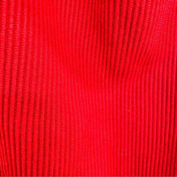 Abercrombie & Fitch Red Sleeveless Tank Top - Picture 2 of 4